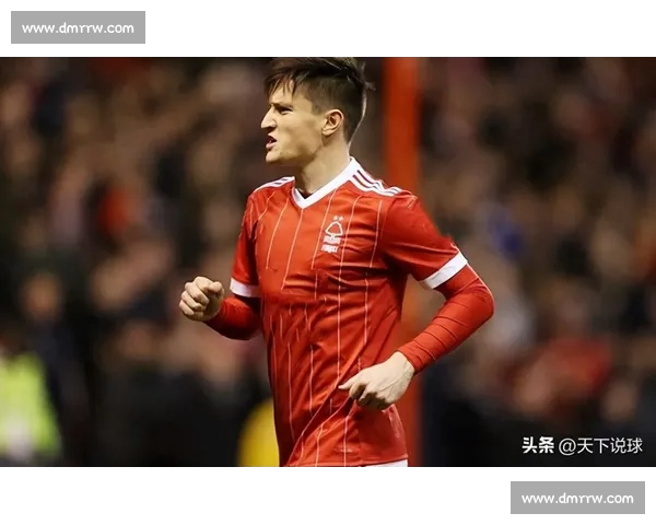 英超焦点：曼联迎战切尔西，利物浦主场力拼曼城争夺榜首位置